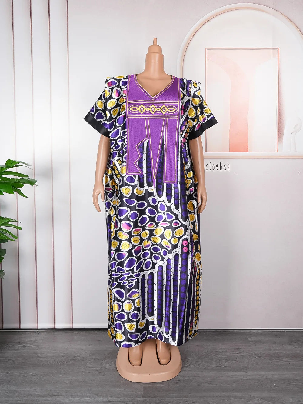 Elegant African Dresses for Women – Fashionable Abaya, Boubou, Dashiki, Evening Gown, Kaftan, and Robe Outfits
